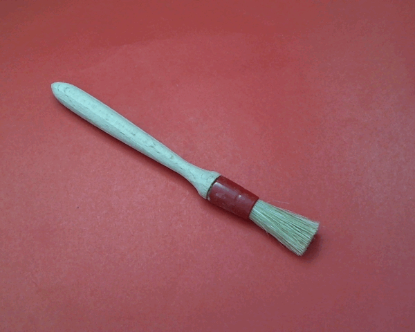 PINCEAU EN PLASTIQUE N° 4