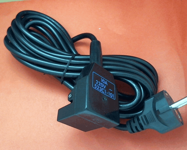 FICHE FEMELLE SU-LEE 220V